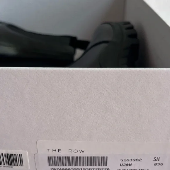 🔴SOLD🔴 THE ROW Greta Lug Sole Winter Chelsea Boot- Black - Picture 16 of 16